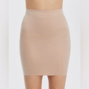 NWT Spanx SmartGrip Half Slip in foundation size XS